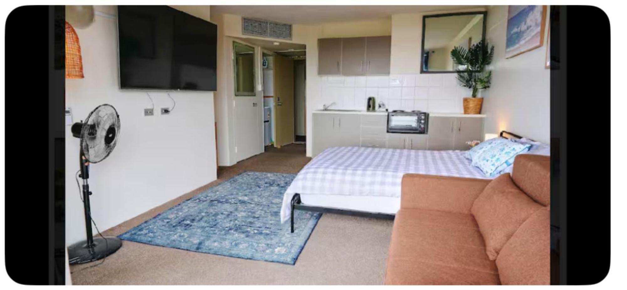 Broadwater Tower 3*